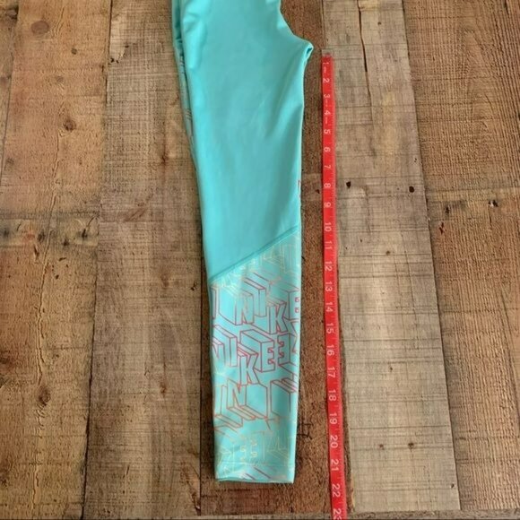 Nike womens size small dri fit mint leggings with nike logo - Picture 4 of 10